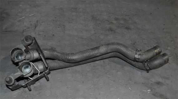 Шланг пічки / обігрівача  Mercedes Benz E-Class W210 1995 - 2000 Мерседес Е210 2108300024