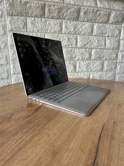 Ноутбук Сенсорний Surface Laptop 13.5" 2256x1504 IPS i7 7660U 16Gb SSD 512Gb Б/В | Зображення 3