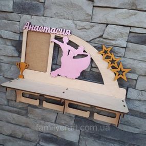 Медальниця з фоторамкою і полицею для кубків Дерев'яний тримач для медалей Органайзер для нагород