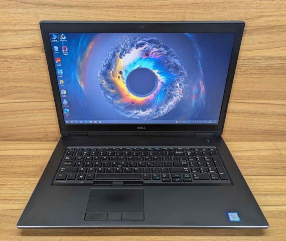 Мобільна робоча станція Dell Precision 7730 / 17.3" (1920x1080) IPS / Intel Core i7-8850H (6 (12) ядра по 2.6 - 4.3 GHz) / 32 GB DDR4 / 512 GB SSD / nVidia Quadro P3200, 6 GB GDDR5, 192-bit / HDMI / WebCam / Windows 10 б/в + Подарунок Миша / USB | Зображення 1