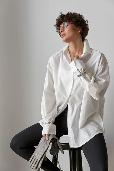 Однотонна класична сорочка з напівкруглим низом - білий цвет, XL (є розміри)