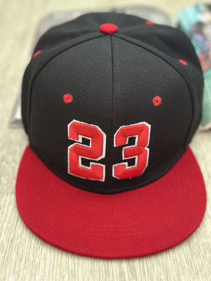 Кепка снепбек (Snapback) N23 Чорний з червоним 56-61р (9101) | Зображення 1