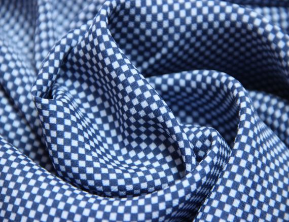 Віскоза MAX MARA. Італійська плательна крепова тканина принтована в ромбик біло синього кольору MI 90