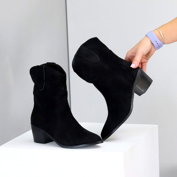 Чорні замшеві черевики козаки на флісі на середньому підборі | Зображення 1