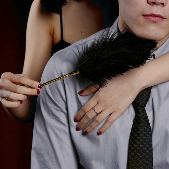 Перо на позолоченій ручці Premium Feather Tickler UPKO | Зображення 7