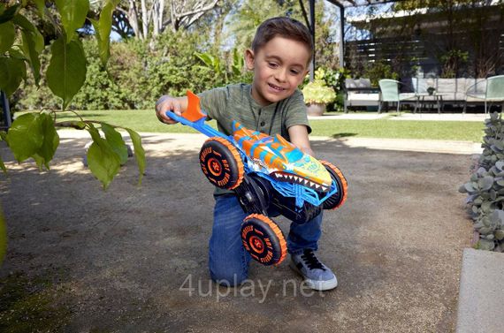 Машинка-внедорожник на радиоуправлении Hot Wheels Monster Trucks Tiger Shark Climber 1:15 (JFR39) | Зображення 4
