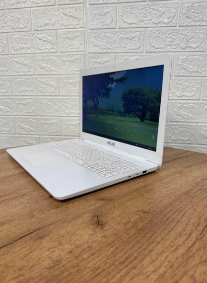 Ноутбук  Asus E502NA White FHD Pentium N4200 4Gb HDD 500Gb Б/В | Зображення 1