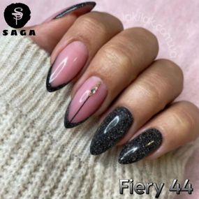 Светоотражающий гель-лак SAGA 44 Fiery 9мл