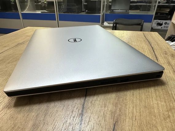 Ноутбук Dell XPS 9560 15.6" FHD IPS core i7 7700HQ/16Gb/SSD 256Gb/ GTX 1050 Б/В | Зображення 1