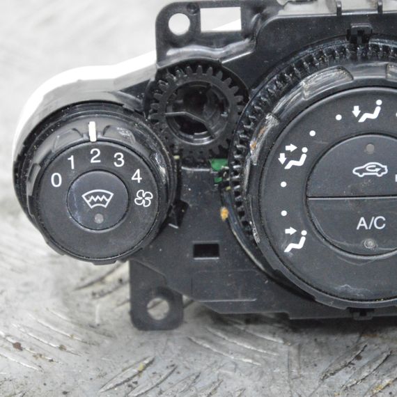 Блок керування клімат контролем Ford Fiesta VII 2009-2017 Панель пічки кондиціонера Форд Фієста 7 8A6118549 | Зображення 1