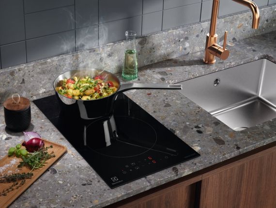 Варильна поверхня Electrolux індукційна LIT30230C | Зображення 5