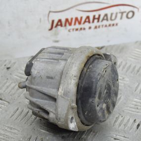 Подушка опора двигуна ліва 2.0 BMW E90 E91 2005-2013 Подушка мотора ліва БМВ е90 е91 13981112
