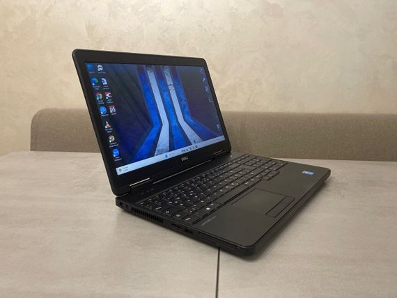 Ноутбук Dell Latitude E5540 / 15.6" (1366x768) TN / Intel Core i5-4210U (2 (4) ядра по 1.7 - 2.7 GHz) / 8 GB DDR3 / 250 GB SSD / Intel HD Graphics 4400 / WebCam / DVD-ROM б/у + Подарок Проводная мышь / USB | Зображення 4