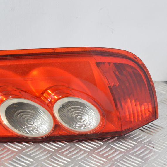 Ліхтар задній правий 3-х дверний Ford Fiesta Mk6 2002-2008 фара задня Форд Фієста 6S61-13404-B / 6S6113404B | Зображення 2