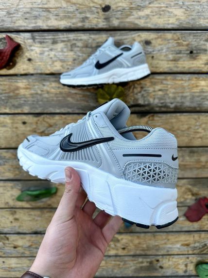 Кросівки Nike ZOOM Vomero 5 (light gray) | Зображення 1