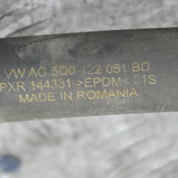 Патрубок системи охолодження 1.4 TSI Volkswagen Golf VII 2012-2020 Шланг провід води Фольксваген 5Q0122051BD | Зображення 2