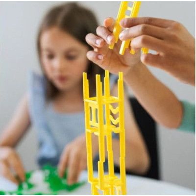 Настольная игра Trefl Стульчики для 3-х игроков (Mistakos) украинский (02326) | Зображення 3