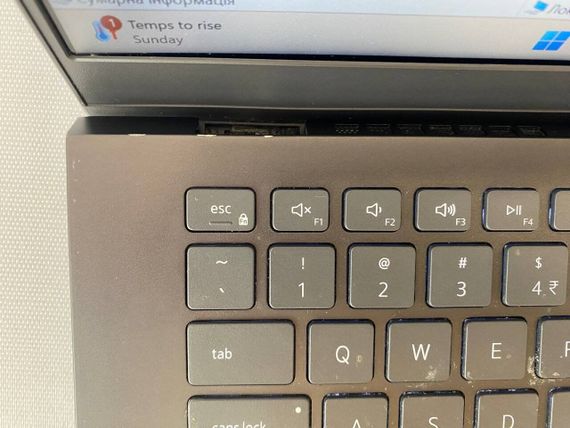 Ультрабук Б-класс Dell Vostro 5402 / 14" (1920x1080) TN / Intel Core i5-1135G7 (4 (8) ядра по 2.4 - 4.2 GHz) / 8 GB DDR4 / 512 GB SSD M.2 / Intel Iris Xe Graphics / WebCam б/у | Зображення 6
