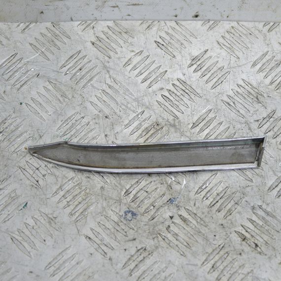 Накладка кутового скла передня права Ford Fiesta VII 2012-2017 Накладка передньої правої квартирки Форд Фієста 7 447262 | Зображення 3