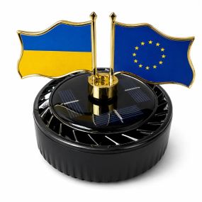 Автомобільний ароматизатор-дифузор “Прапори” на сонячній батареї • Освіжувач повітря в машину з декоративними прапорами України та ЄС для панелі авто