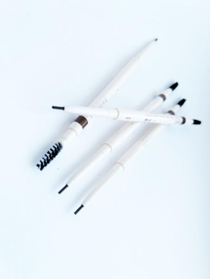 Механічний олівець для брів з щіточкою Farmasi Ebony 04 0,08 г | Зображення 7