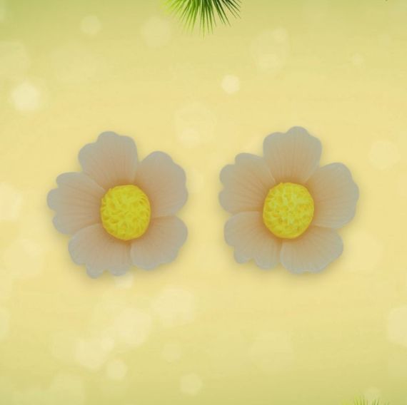 Сережки кліпси дитячі для вух без пробивання квітка Мальва з бежевими пелюстками та жовтою тичинкою