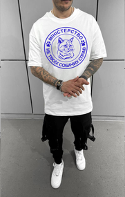 Футболка з мерчем