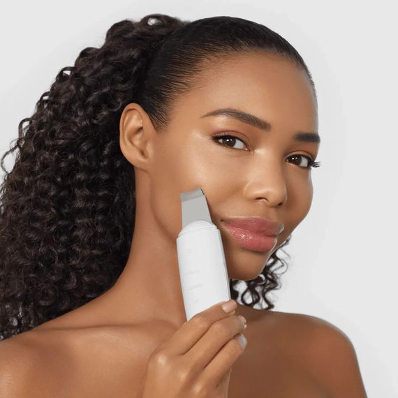 Микротоковый скраббер для кожи и устранение черных точек GESKE MicroCurrent Skin Scrubber&Blackhead Remover 9в1 magenta, Белый | Зображення 3