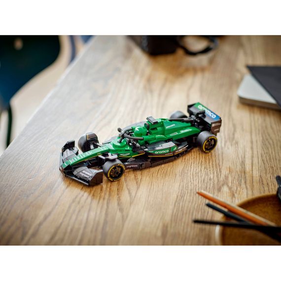 Конструктор LEGO Speed Champions Автомобіль для перегонів Aston Martin Aramco F1® AMR24 (77245) | Зображення 8