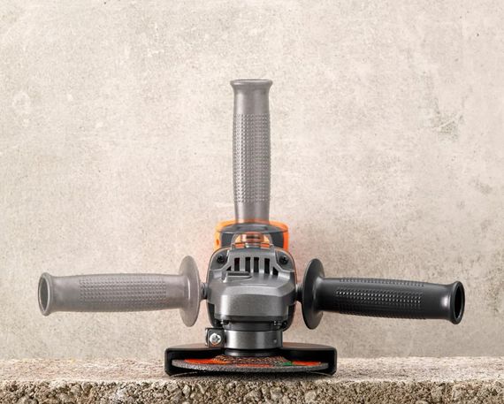 Шліфмашина кутова - болгарка акумуляторна Black&Decker без АКБ та ЗП BCG720N | Зображення 4