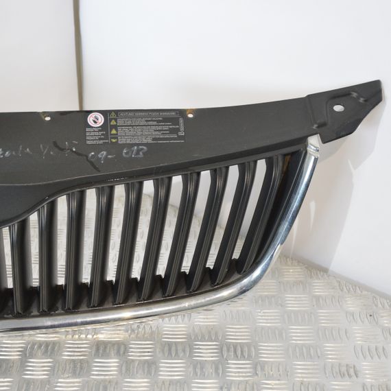 Решітка радіатора Skoda Yeti 2009-2013 дорестайл Решітка переднього бампера Шкода Йеті 5L0853668 | Зображення 2