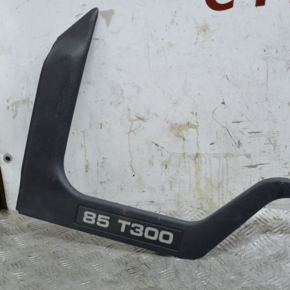 Молдинг скла передніх лівих дверей Ford Transit 6 2000-2006 Накладка дверей Форд Трансит YC1521117BFY | Зображення 1