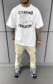 Футболка з мерчем