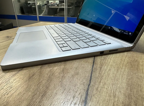 Ноутбук Microsoft Surface Book 13,5" IPS intel core i5 7300U 8Gb SSD256 Б/В | Зображення 4