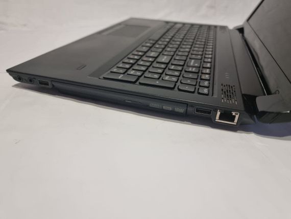 Ноутбук Б-класс Lenovo B570e / 15.6" (1366x768) TN / Intel Core i3-2350M (2 (4) ядра по 2.3 GHz) / 8 GB DDR3 / 80 GB HDD / nVidia GeForce 410M, 1 GB DDR3, 64-bit / WebCam / DVD-RW / Win 7 / АКБ не держит б/у | Зображення 4