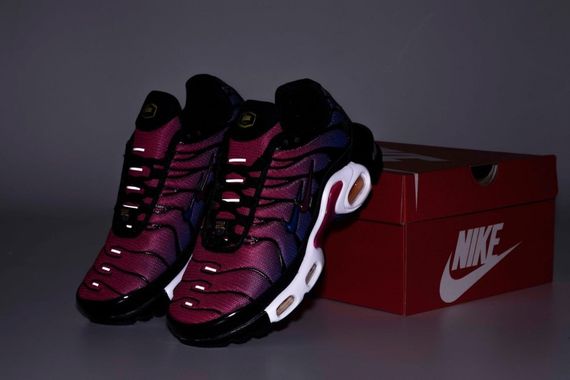 Кросівки Nike Air Max Plus TN Barcelona червоні | Зображення 1