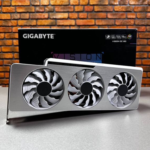 Дискретна відеокарта Gigabyte GeForce RTX 3070 Ti Vision OC 8G, 8 GB GDDR6X, 256-bit / 2x HDMI, 2x DisplayPort / Коробка / (GV-N307TVISION OC-8GD) б/в | Зображення 1