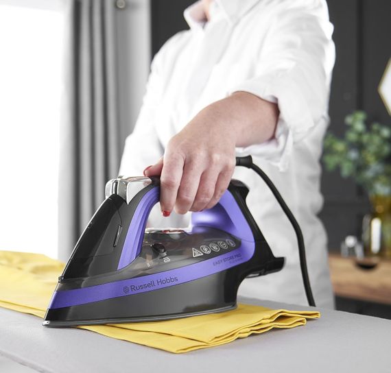 Праска Russell Hobbs Easy Store Pro, 2400Вт, 320мл, паровий удар -200гр, постійна пара - 50гр, зберігання шнура, керам. підошва, чорно-синій (26731-56) | Зображення 1