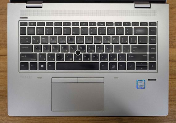 Ультрабук HP ProBook 640 G4 / 14" (1920x1080) IPS / Intel Core i5-8250U (4 (8) ядра по 1.6 - 3.4 GHz) / 8 GB DDR4 / 256 GB SSD / Intel UHD Graphics 620 / WebCam / Fingerprint / Windows 10 б/в + Подарунок Бездротова миша / USB | Зображення 2