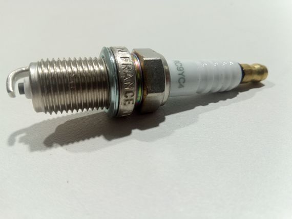 Свічка запалювання CHAMPION (OE039) ВАЗ 2110 16 кл., 1 шт. ключ 16 (2112-3707010) (OE039/T10) | Зображення 2