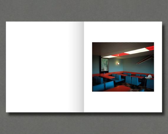 Подарункова книжка найкращі фотографи світу Ієн Гоуорт Ian Howorth. A Country Kind of Silence (Signed) з афтографом | Зображення 2