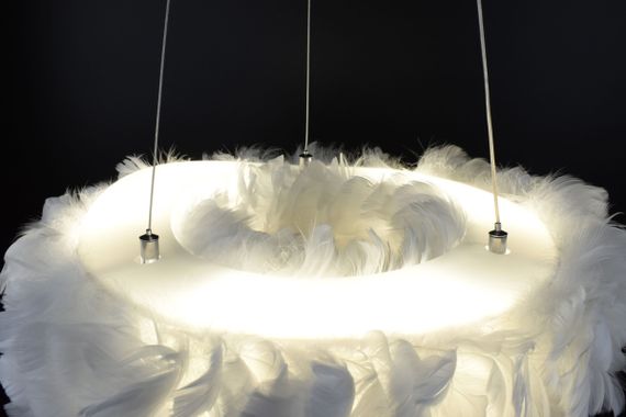 Люстра підвісна з пір'ям на 6 лампочок 26005 Білий 40-90х50х50 см. | Зображення 6