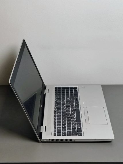 Ноутбук HP ProBook 650 G5 / 15.6" (1920x1080) IPS / Intel Core i5-8265U (4 (8) ядра по 1.6 - 3.9 GHz) / 8 GB DDR4 / 256 GB SSD / Intel UHD Graphics 620 / WebCam / Win 10 б/у | Зображення 2