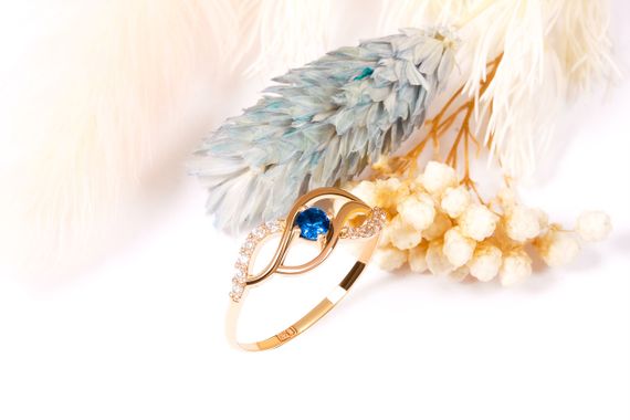 Кольцо из красного  золота с сапфиром 16.5