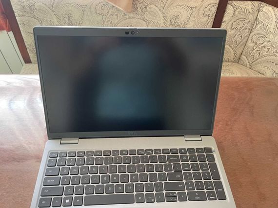 Мобильная рабочая станция Dell Precision 3571 / 15.6" (1920x1080) IPS / Intel Core i7-12800H (14 (20) ядер по 3.7 - 4.8 GHz) / 16 GB DDR5 / 512 GB SSD / nVidia RTX A1000, 4 GB GDDR6, 128-bit / WebCam б/у | Зображення 2