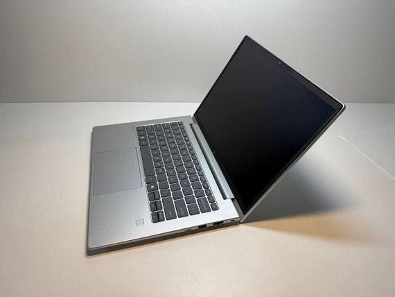 Ноутбук Б-клас HP EliteBook 6 G1a 14 / 14" (1920x1200) IPS / AMD Ryzen 5 Pro 230 (6 (12) ядер по 3.5 - 4.9 GHz) / 16 GB DDR5 / 256 GB SSD / AMD Radeon 760M Graphics / WebCam | Зображення 4