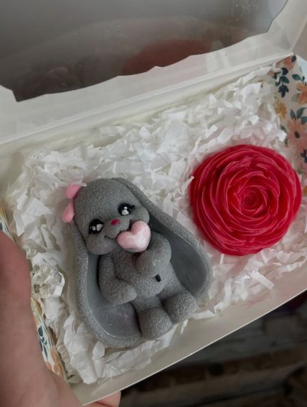 Набір мила ручної роботи «Зайчик та Півонія», подарункове мило у коробочці | Зображення 2