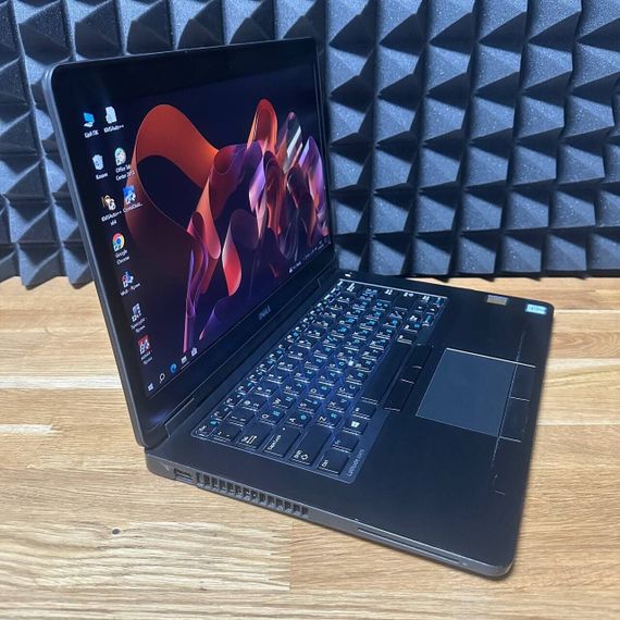 Ноутбук Б-класс Dell Latitude E5470 / 14" (1920x1080) IPS / Intel Core i5-6300U (2 (4) ядра по 2.4 - 3.0 GHz) / 8 GB DDR4 / 128 GB SSD / Intel HD Graphics 520 / WebCam б/у | Зображення 4