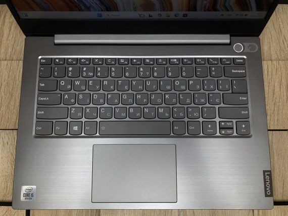 Ультрабук Б-клас Lenovo ThinkBook 14-IML / 14" (1920x1080) IPS / Intel Core i5-10210U (4 (8) ядра по 1.6 - 4.2 GHz) / 8 GB DDR4 / 256 GB SSD M.2 / Intel UHD Graphics / WebCam / Fingerprint / HDMI б/в | Зображення 3