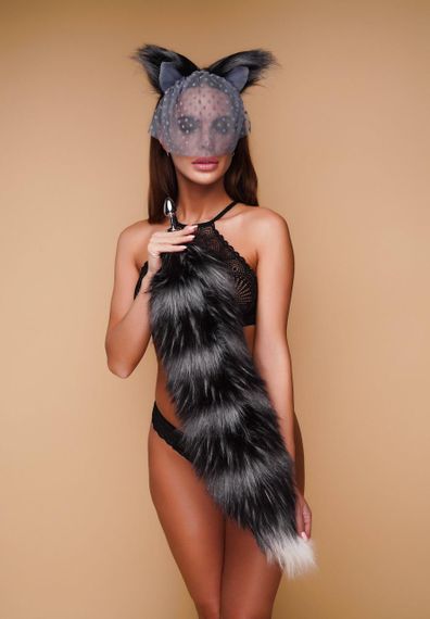 Анальний хутряний пухнастий хвіст без пробки, Чорнобурий з білим кінчиком, OKOVA 60 см. Sex Aura | Зображення 2